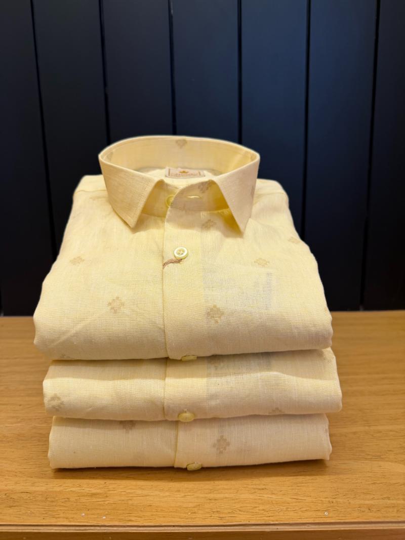 Politico mens shirt wheat on white jacquard linen