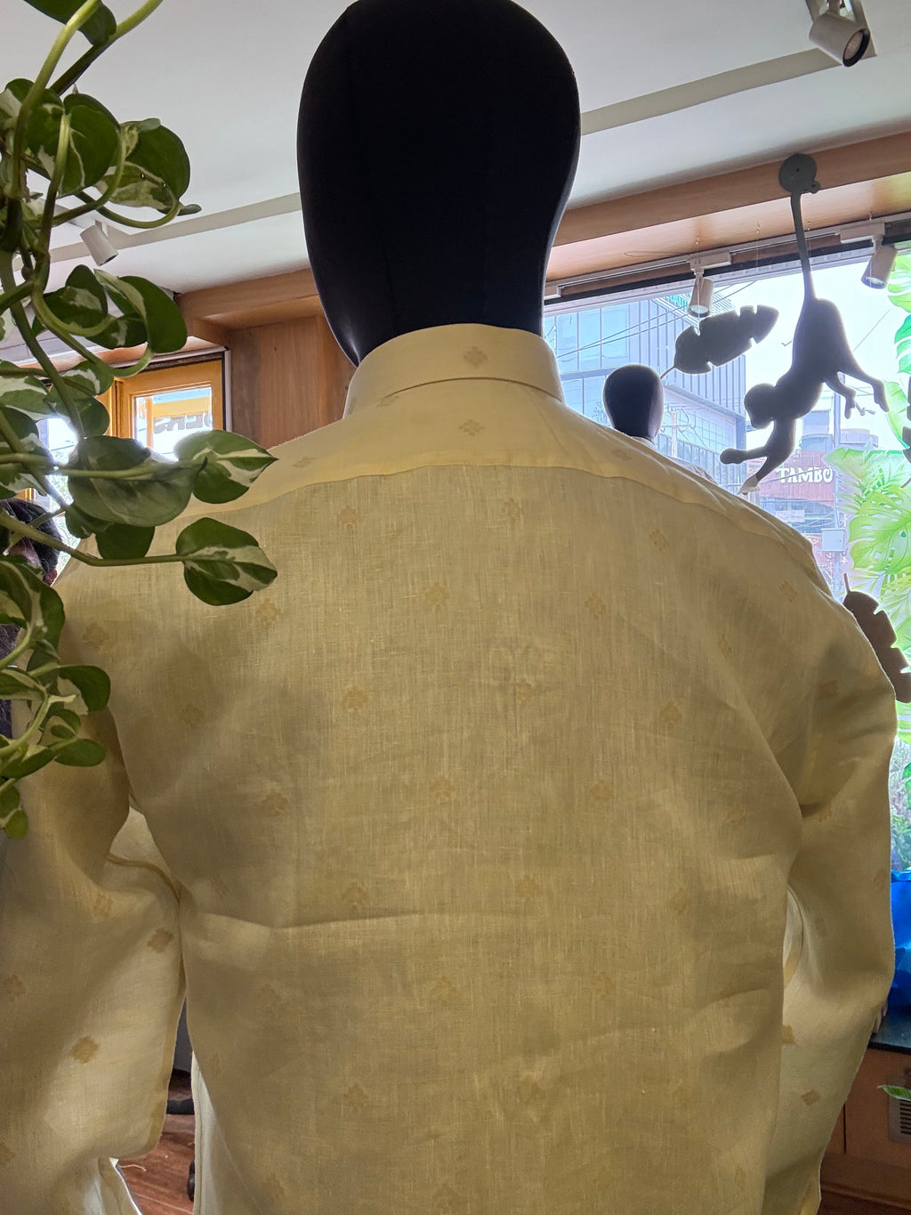 Politico mens shirt wheat on white jacquard linen